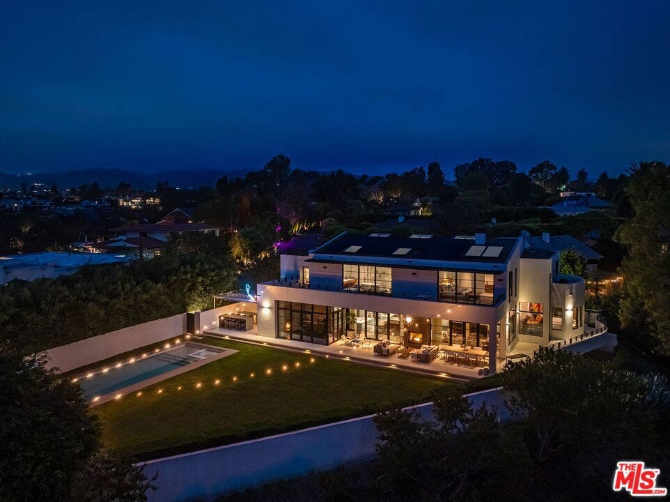 400 Amalfi Drive, Pacific Palisades, CA 90272 400 Amalfi Drive, Pacific Palisades, CA 90272