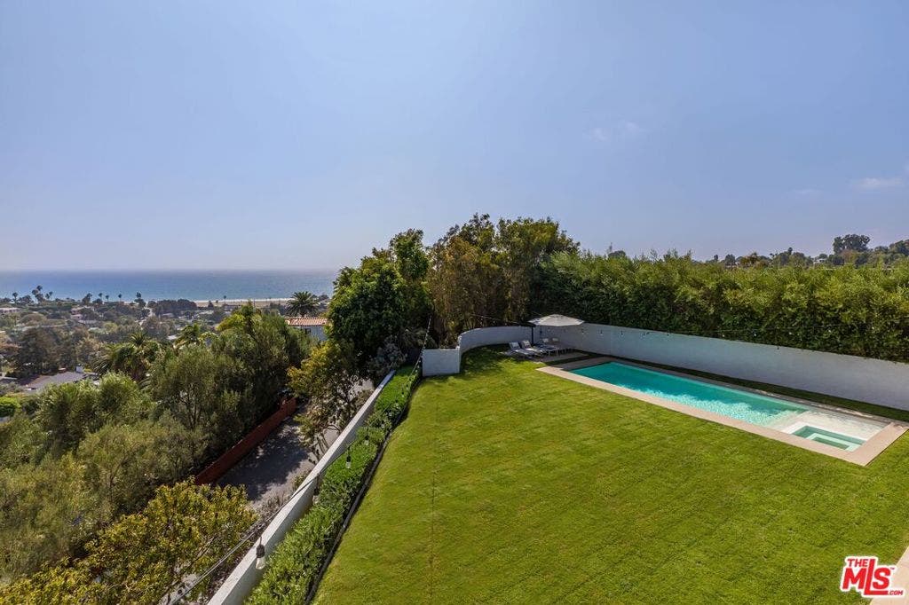 400 Amalfi Drive, Pacific Palisades, CA 90272 400 Amalfi Drive, Pacific Palisades, CA 90272