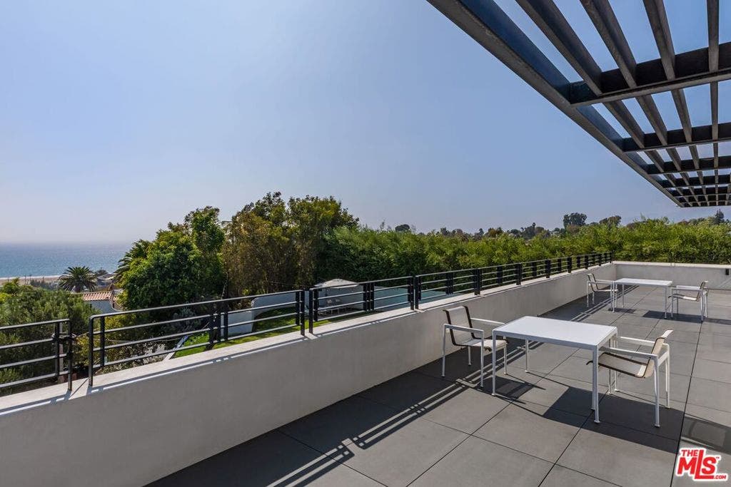 400 Amalfi Drive, Pacific Palisades, CA 90272 400 Amalfi Drive, Pacific Palisades, CA 90272