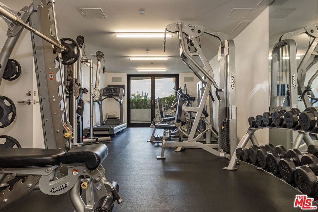 400 Amalfi Drive, Pacific Palisades, CA 90272 400 Amalfi Drive, Pacific Palisades, CA 90272