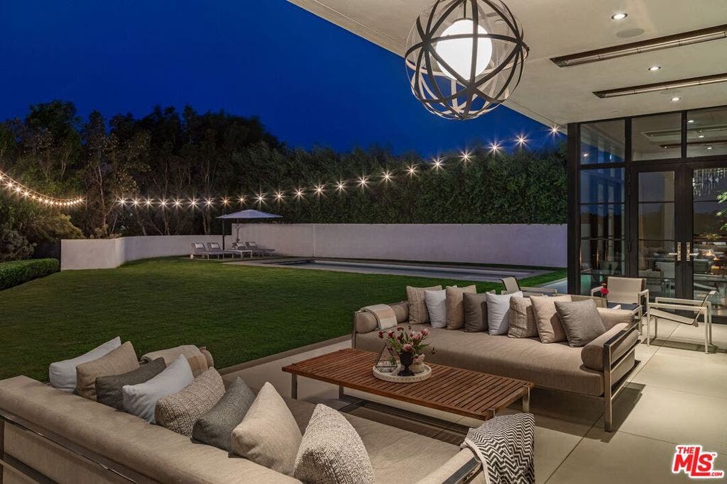 400 Amalfi Drive, Pacific Palisades, CA 90272 400 Amalfi Drive, Pacific Palisades, CA 90272