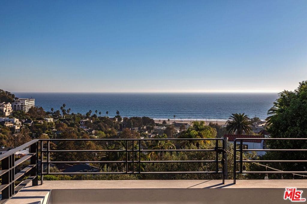 400 Amalfi Drive, Pacific Palisades, CA 90272 400 Amalfi Drive, Pacific Palisades, CA 90272