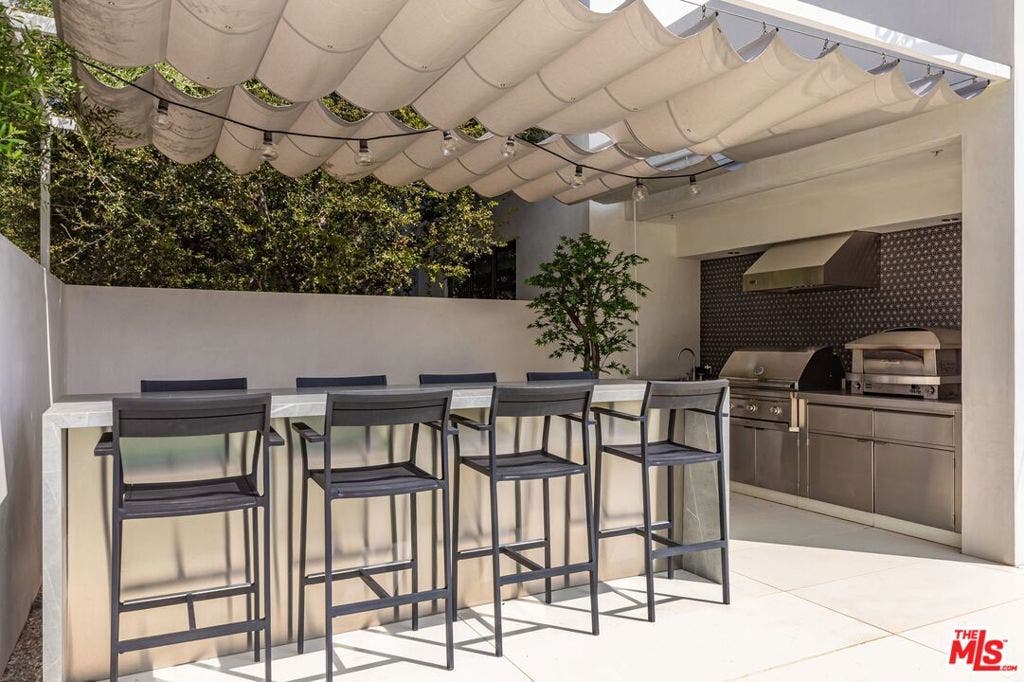400 Amalfi Drive, Pacific Palisades, CA 90272 400 Amalfi Drive, Pacific Palisades, CA 90272