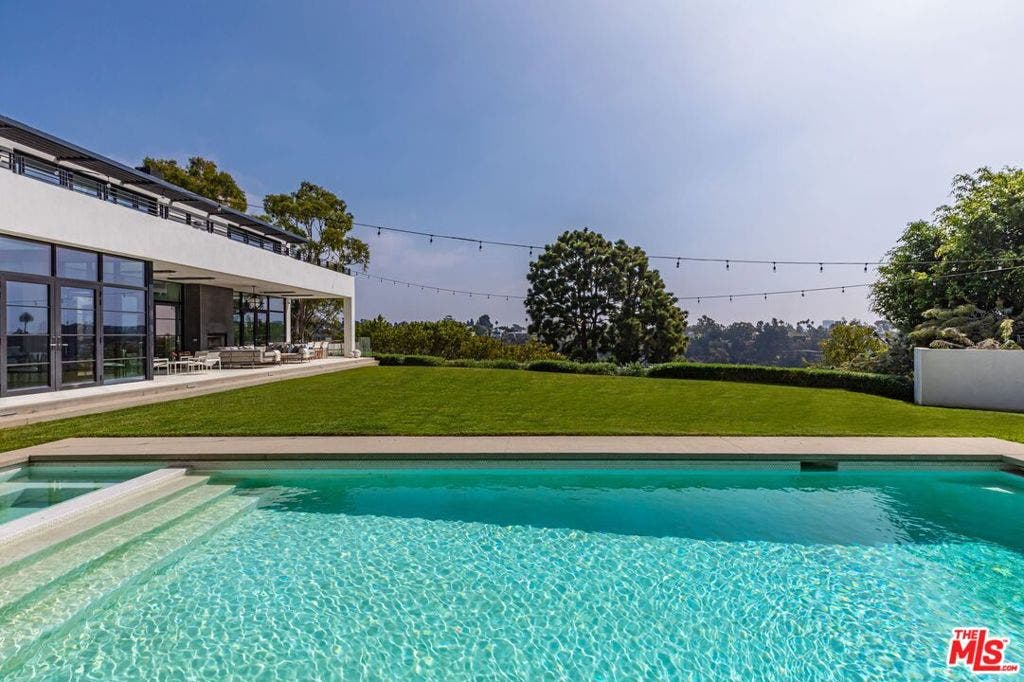 400 Amalfi Drive, Pacific Palisades, CA 90272 400 Amalfi Drive, Pacific Palisades, CA 90272