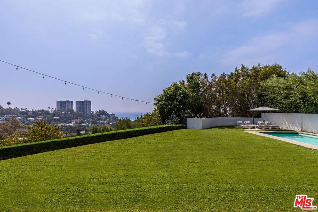 400 Amalfi Drive, Pacific Palisades, CA 90272 400 Amalfi Drive, Pacific Palisades, CA 90272