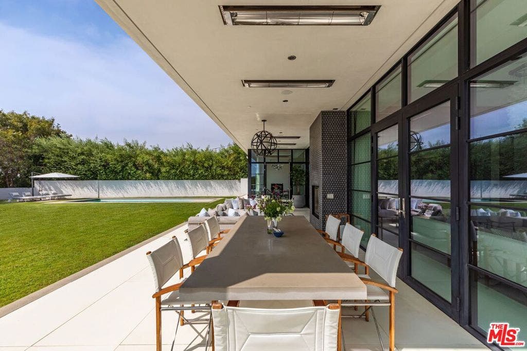 400 Amalfi Drive, Pacific Palisades, CA 90272 400 Amalfi Drive, Pacific Palisades, CA 90272