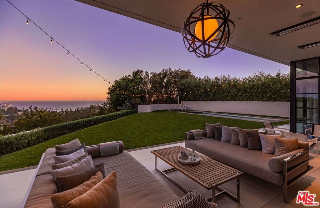 400 Amalfi Drive, Pacific Palisades, CA 90272 400 Amalfi Drive, Pacific Palisades, CA 90272
