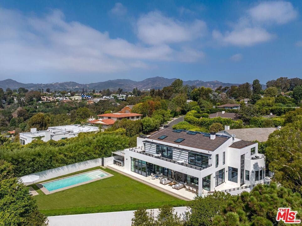400 Amalfi Drive, Pacific Palisades, CA 90272 400 Amalfi Drive, Pacific Palisades, CA 90272