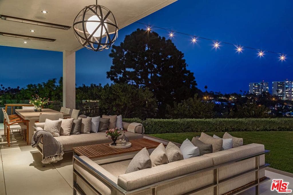 400 Amalfi Drive, Pacific Palisades, CA 90272 400 Amalfi Drive, Pacific Palisades, CA 90272