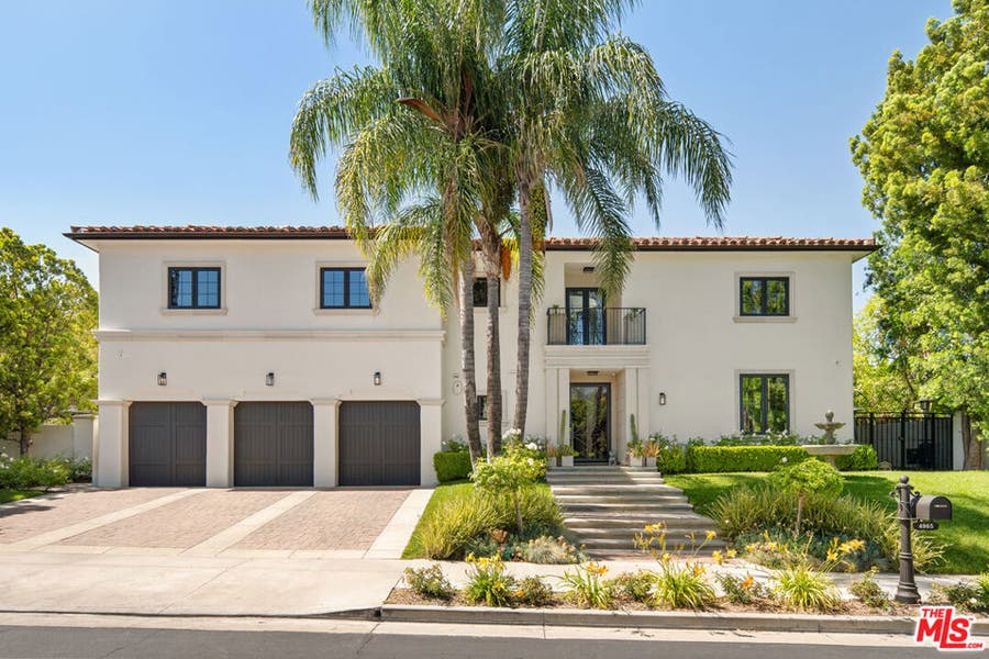 Property photo for 4965 Avenida Oriente, Tarzana, CA