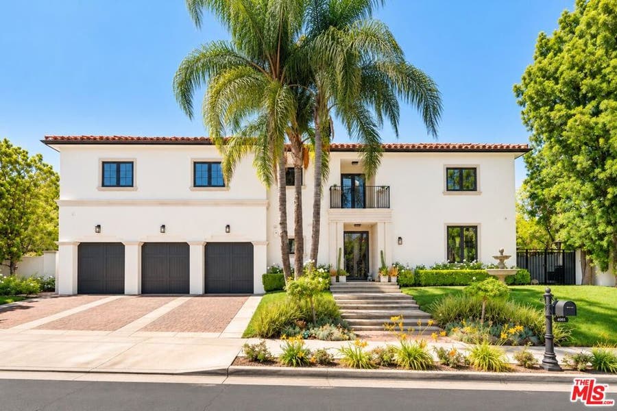 Property photo for 4965 Avenida Oriente, Tarzana, CA