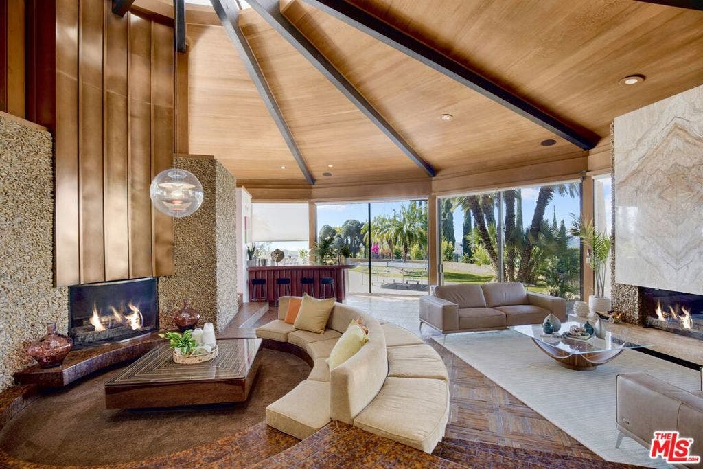 17862 Via Vallarta, Encino, CA 91316 17862 Via Vallarta, Encino, CA 91316
