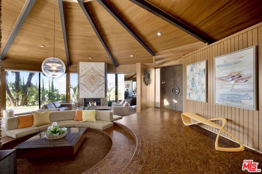 17862 Via Vallarta, Encino, CA 91316 17862 Via Vallarta, Encino, CA 91316
