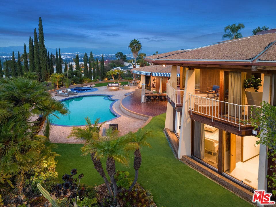 17862 Via Vallarta, Encino, CA 91316 17862 Via Vallarta, Encino, CA 91316