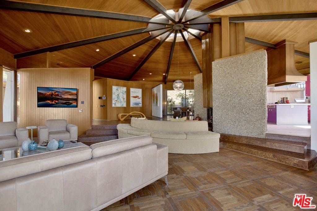 17862 Via Vallarta, Encino, CA 91316 17862 Via Vallarta, Encino, CA 91316