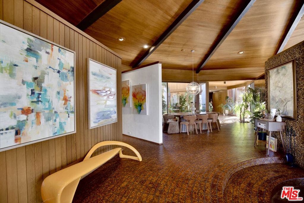 17862 Via Vallarta, Encino, CA 91316 17862 Via Vallarta, Encino, CA 91316