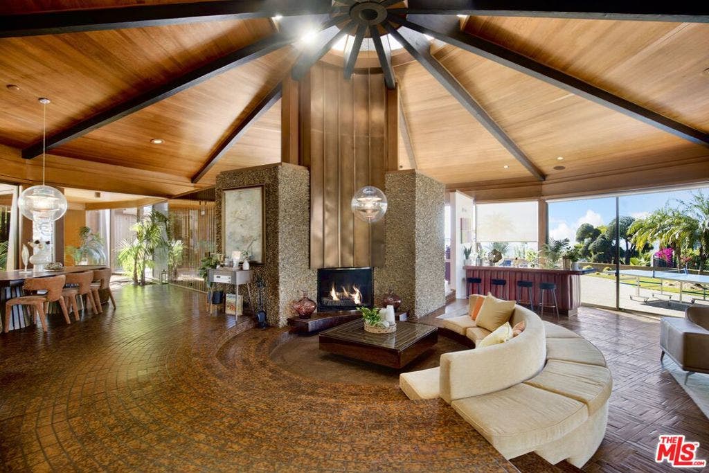 17862 Via Vallarta, Encino, CA 91316 17862 Via Vallarta, Encino, CA 91316