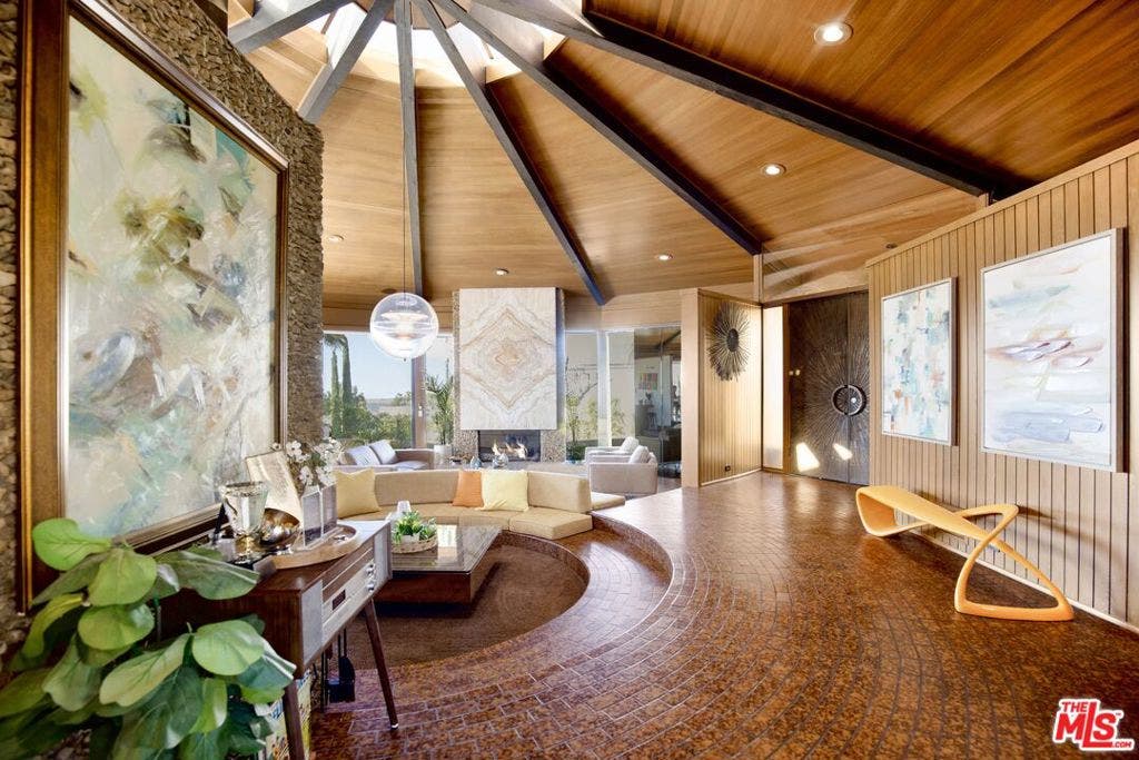 17862 Via Vallarta, Encino, CA 91316 17862 Via Vallarta, Encino, CA 91316
