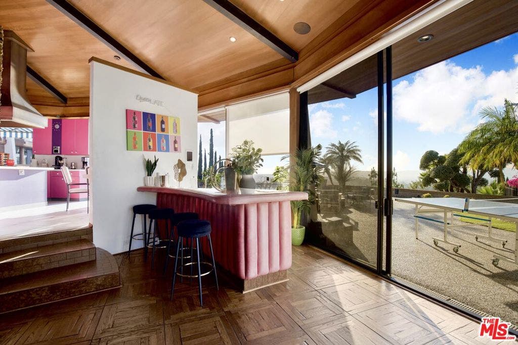 17862 Via Vallarta, Encino, CA 91316 17862 Via Vallarta, Encino, CA 91316