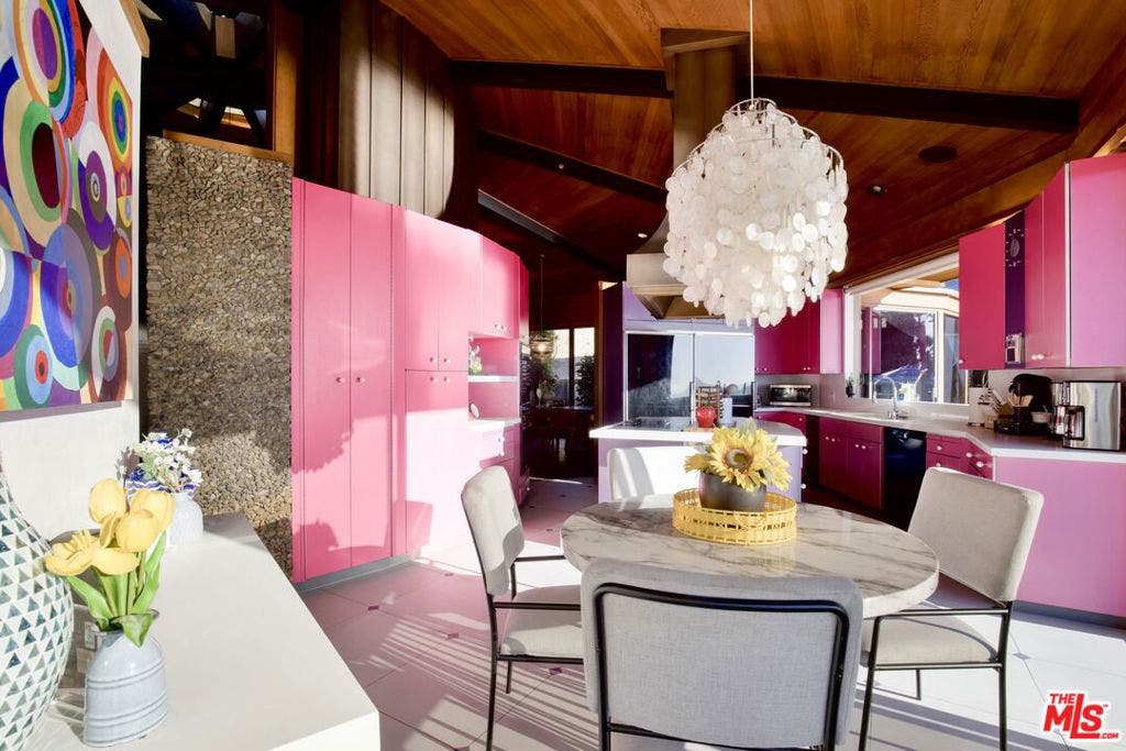 17862 Via Vallarta, Encino, CA 91316 17862 Via Vallarta, Encino, CA 91316