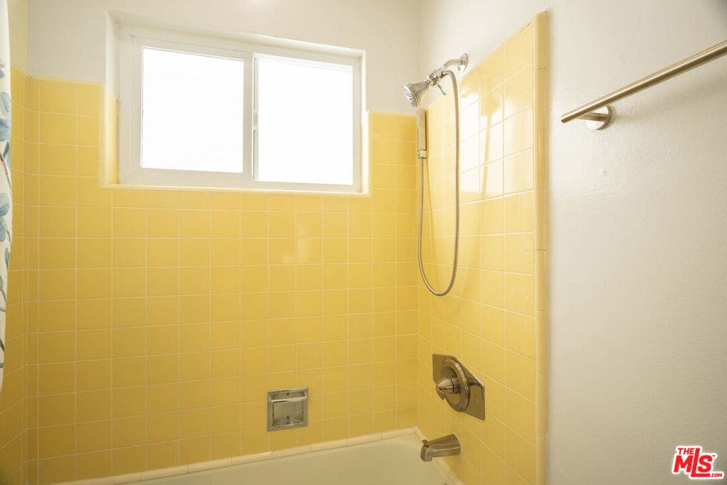 252 S Doheny Drive, #5, Beverly Hills, CA 90211 252 S Doheny Drive, #5, Beverly Hills, CA 90211