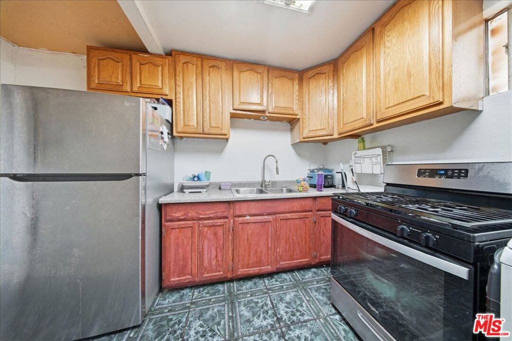 4451 Crocker Street, Los Angeles, CA 90011