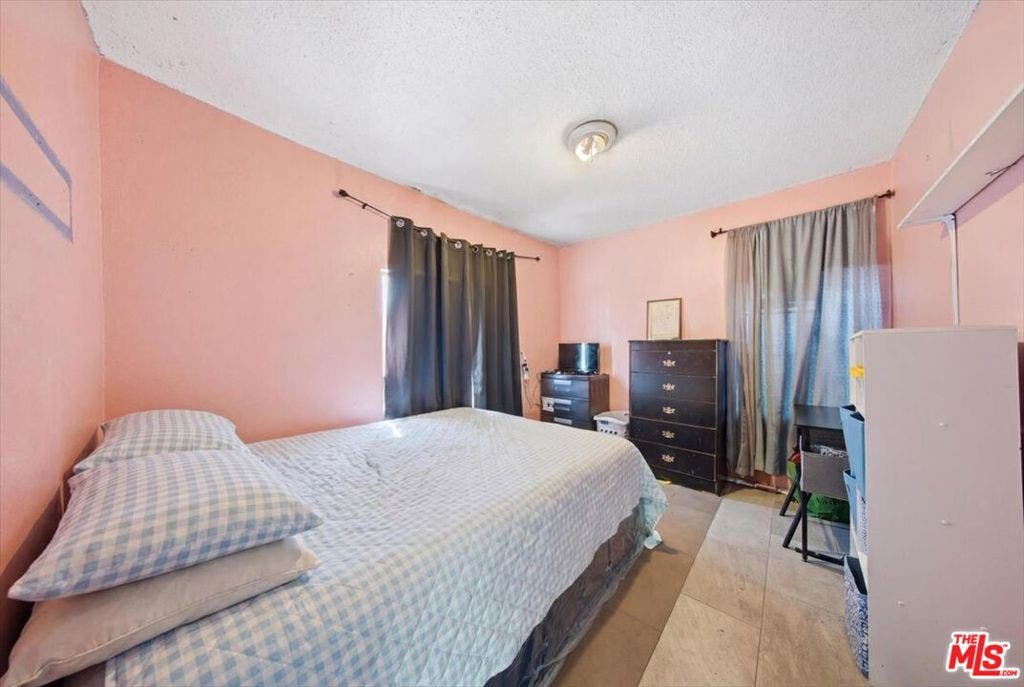 4451 Crocker Street, Los Angeles, CA 90011