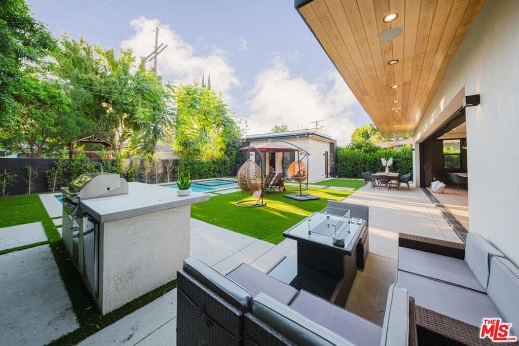 5141 Varna Avenue, Sherman Oaks, CA 91423 5141 Varna Avenue, Sherman Oaks, CA 91423