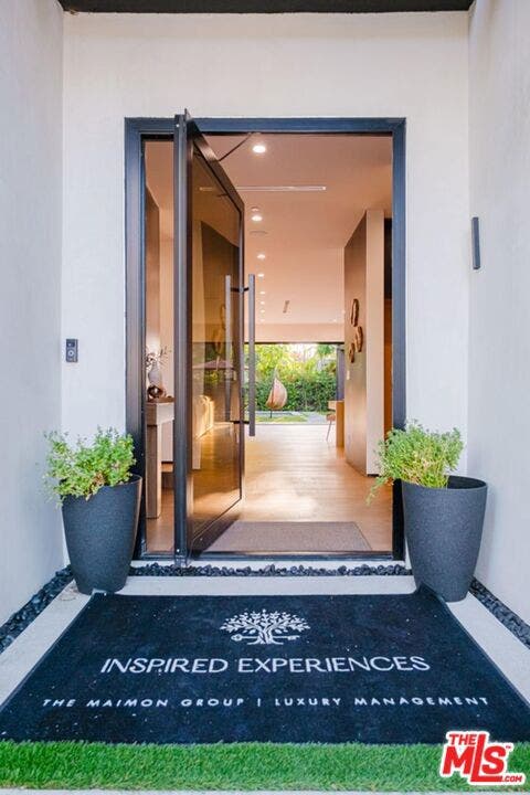 5141 Varna Avenue, Sherman Oaks, CA 91423 5141 Varna Avenue, Sherman Oaks, CA 91423