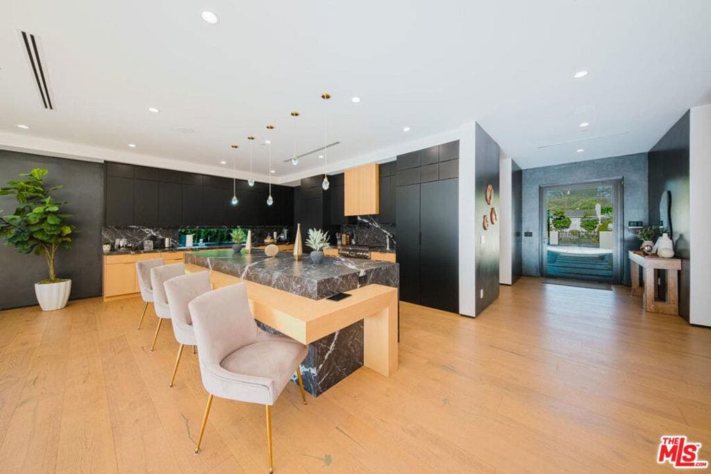 5141 Varna Avenue, Sherman Oaks, CA 91423 5141 Varna Avenue, Sherman Oaks, CA 91423