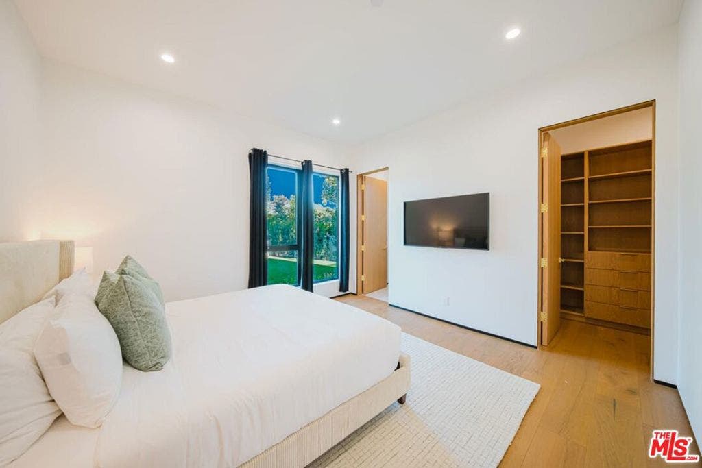5141 Varna Avenue, Sherman Oaks, CA 91423 5141 Varna Avenue, Sherman Oaks, CA 91423