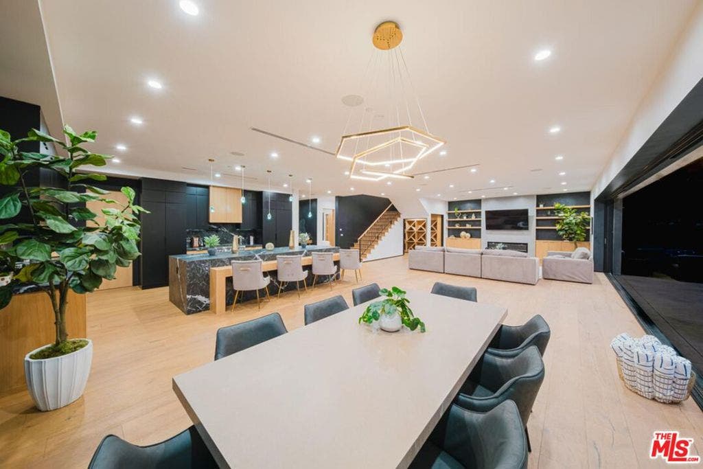 5141 Varna Avenue, Sherman Oaks, CA 91423 5141 Varna Avenue, Sherman Oaks, CA 91423