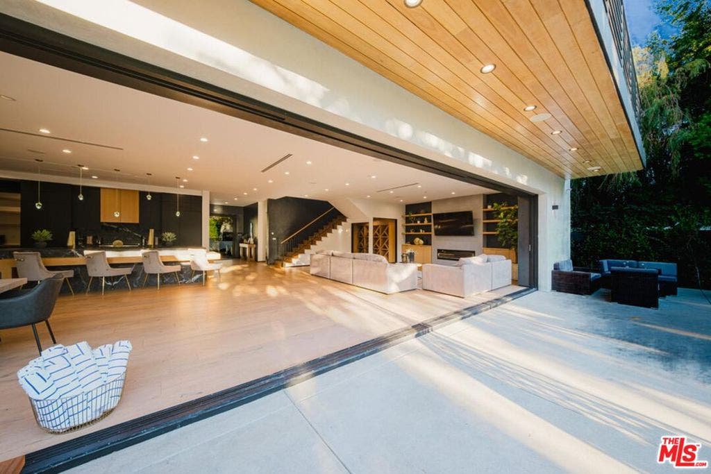 5141 Varna Avenue, Sherman Oaks, CA 91423 5141 Varna Avenue, Sherman Oaks, CA 91423
