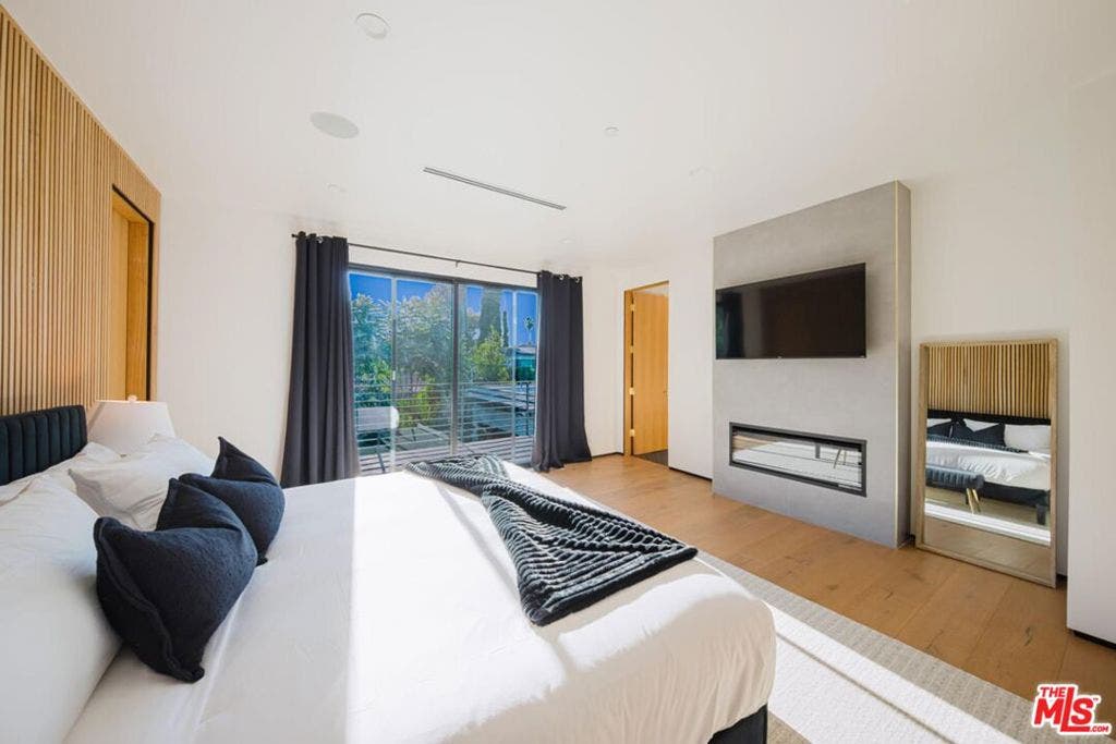 5141 Varna Avenue, Sherman Oaks, CA 91423 5141 Varna Avenue, Sherman Oaks, CA 91423