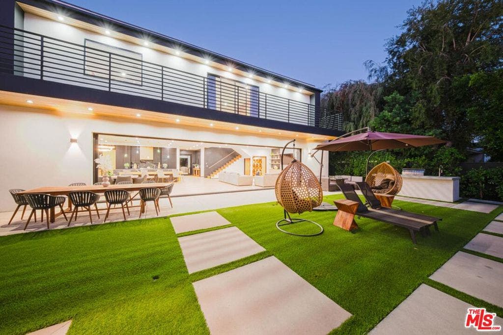 5141 Varna Avenue, Sherman Oaks, CA 91423 5141 Varna Avenue, Sherman Oaks, CA 91423