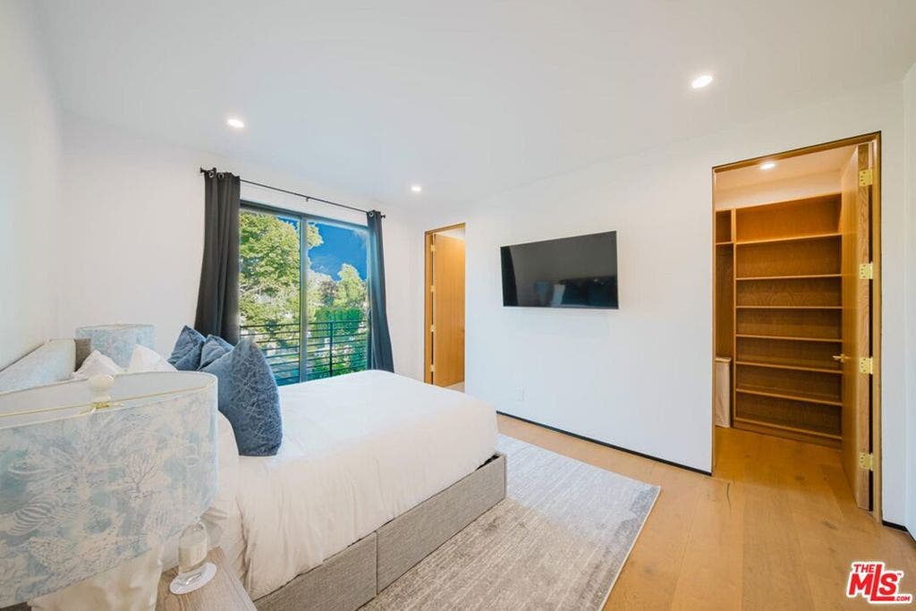 5141 Varna Avenue, Sherman Oaks, CA 91423 5141 Varna Avenue, Sherman Oaks, CA 91423