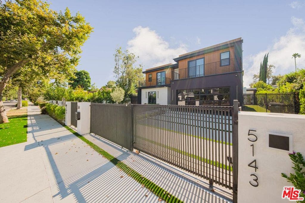 5141 Varna Avenue, Sherman Oaks, CA 91423 5141 Varna Avenue, Sherman Oaks, CA 91423