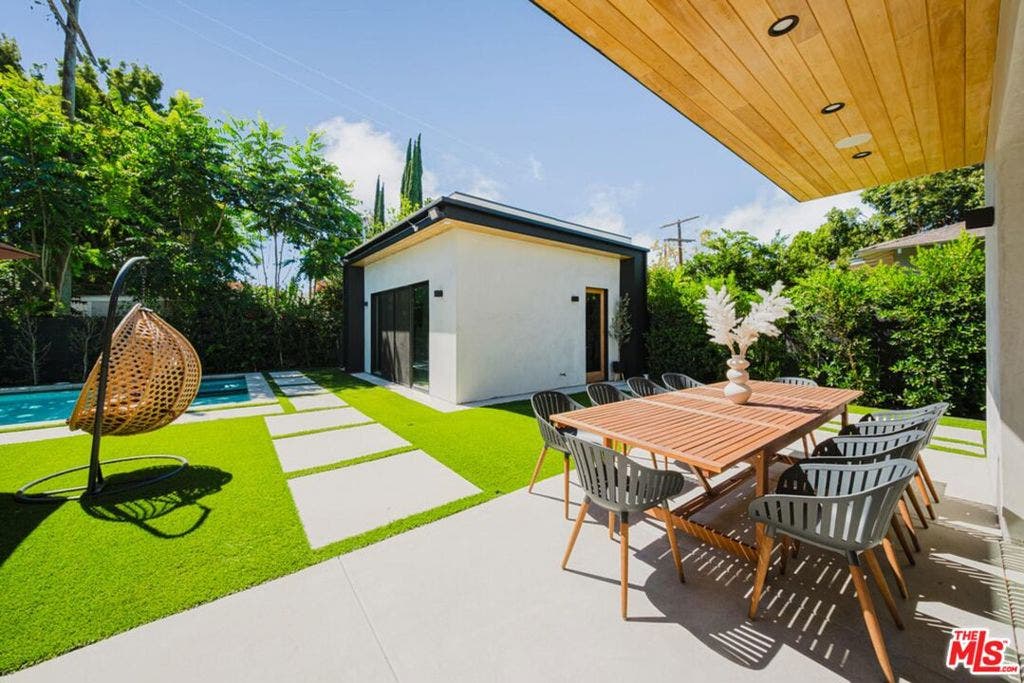 5141 Varna Avenue, Sherman Oaks, CA 91423 5141 Varna Avenue, Sherman Oaks, CA 91423