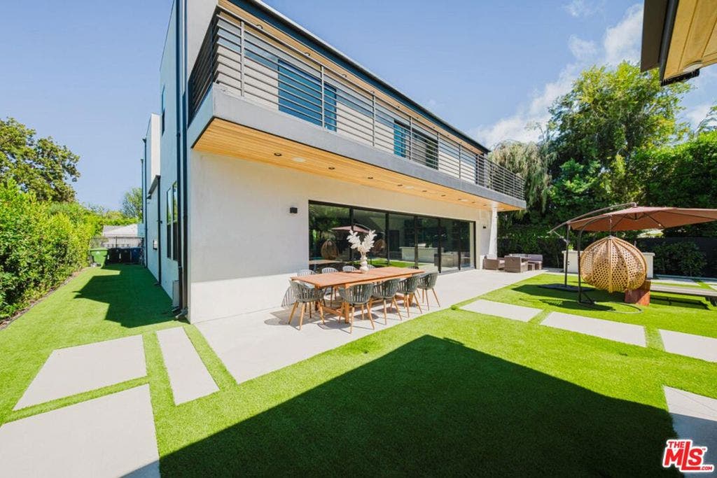 5141 Varna Avenue, Sherman Oaks, CA 91423 5141 Varna Avenue, Sherman Oaks, CA 91423