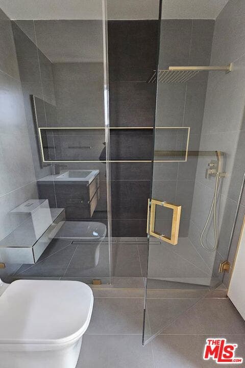 5141 Varna Avenue, Sherman Oaks, CA 91423 5141 Varna Avenue, Sherman Oaks, CA 91423