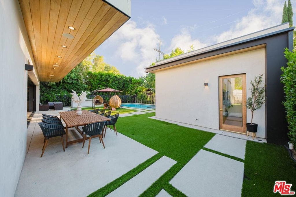 5141 Varna Avenue, Sherman Oaks, CA 91423 5141 Varna Avenue, Sherman Oaks, CA 91423