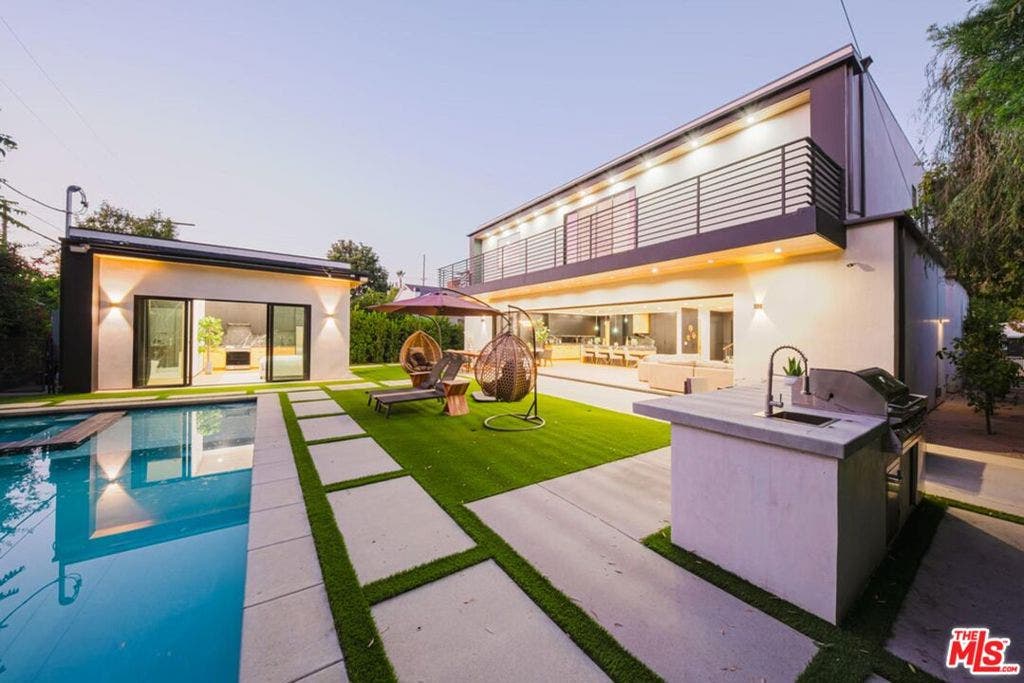 5141 Varna Avenue, Sherman Oaks, CA 91423 5141 Varna Avenue, Sherman Oaks, CA 91423