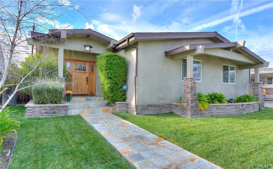 Property photo for 2257 Vuelta Grande Avenue, Long Beach, CA