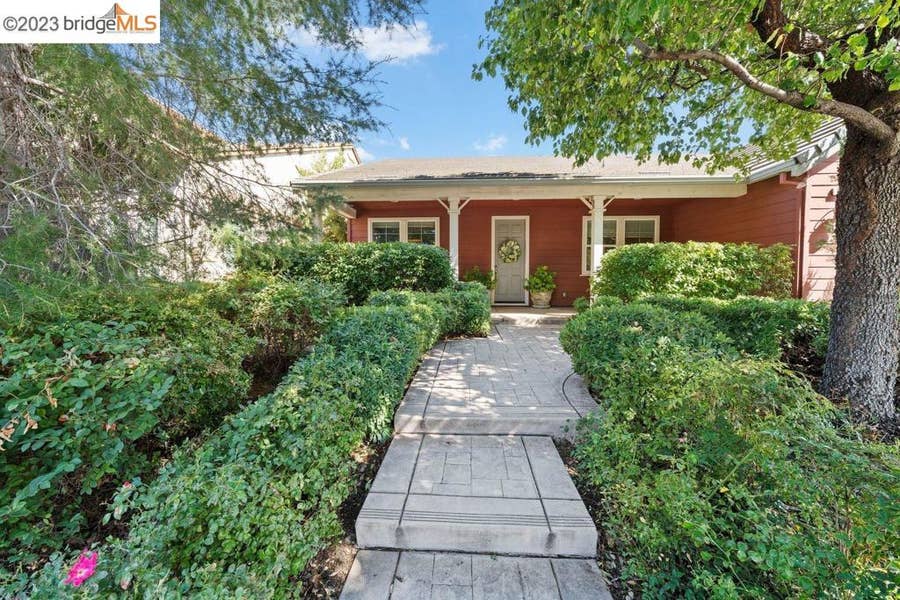 Property photo for 1692 Oakville, Brentwood, CA