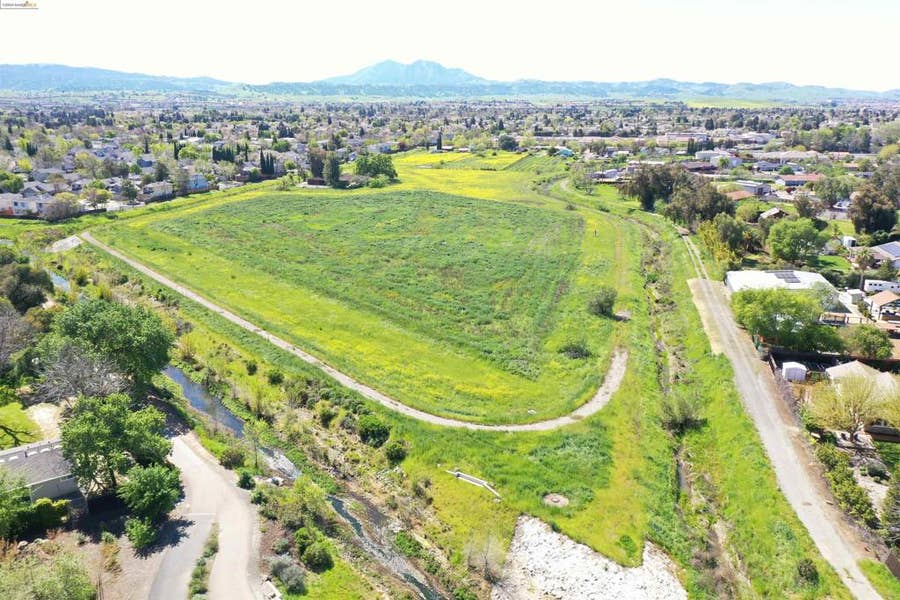 Property photo for 800 Minnesota Ave, Brentwood, CA
