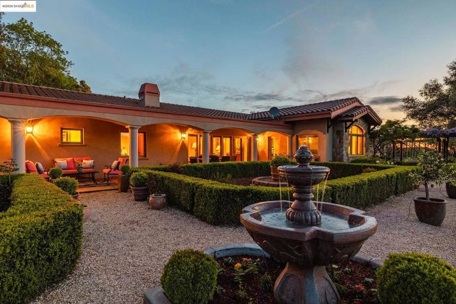 Property photo for 10270 Slate Rim Rd, Sonora, CA