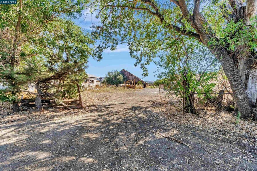 Property photo for 21200 Silva Road, Sonoma, CA