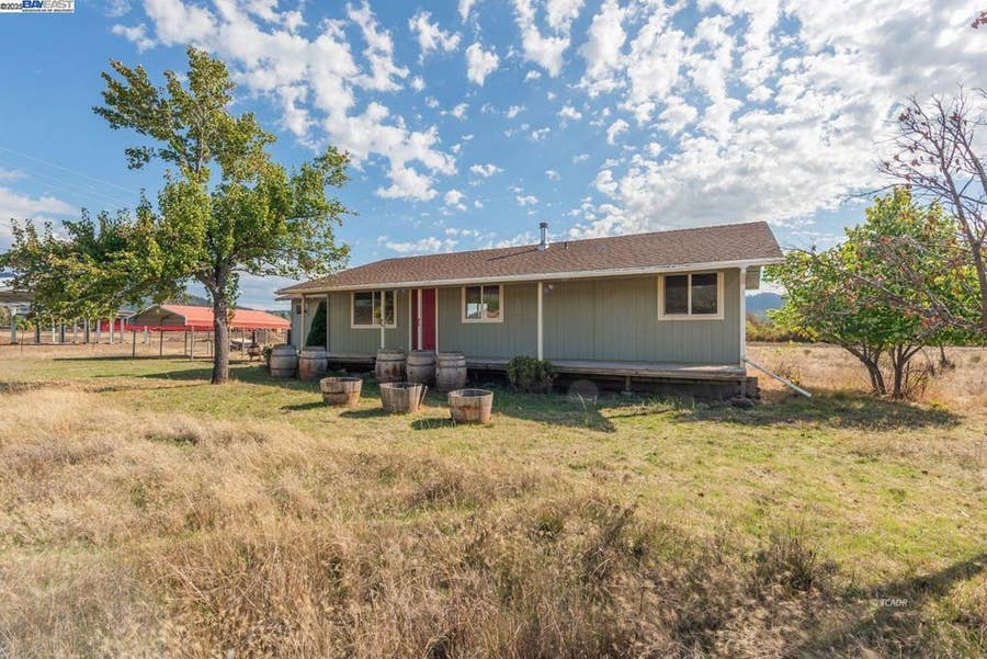 Property photo for 1095 Hyampom Rd, Hayfork, CA