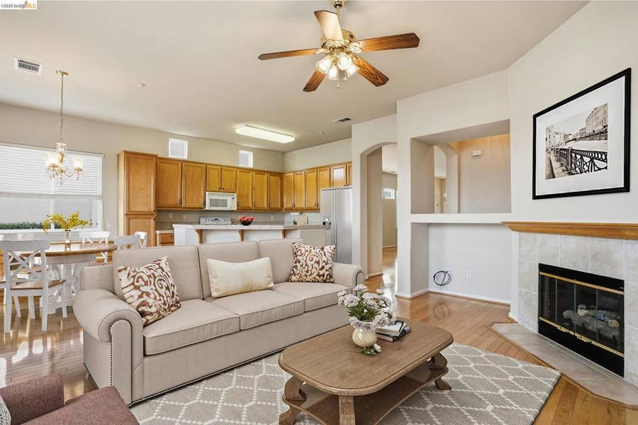 Property photo for 1036 Bismarck Ter, Brentwood, CA