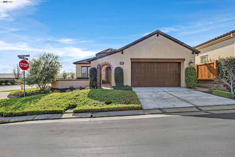 Property photo for 2000 Tempranillo Ln, Brentwood, CA